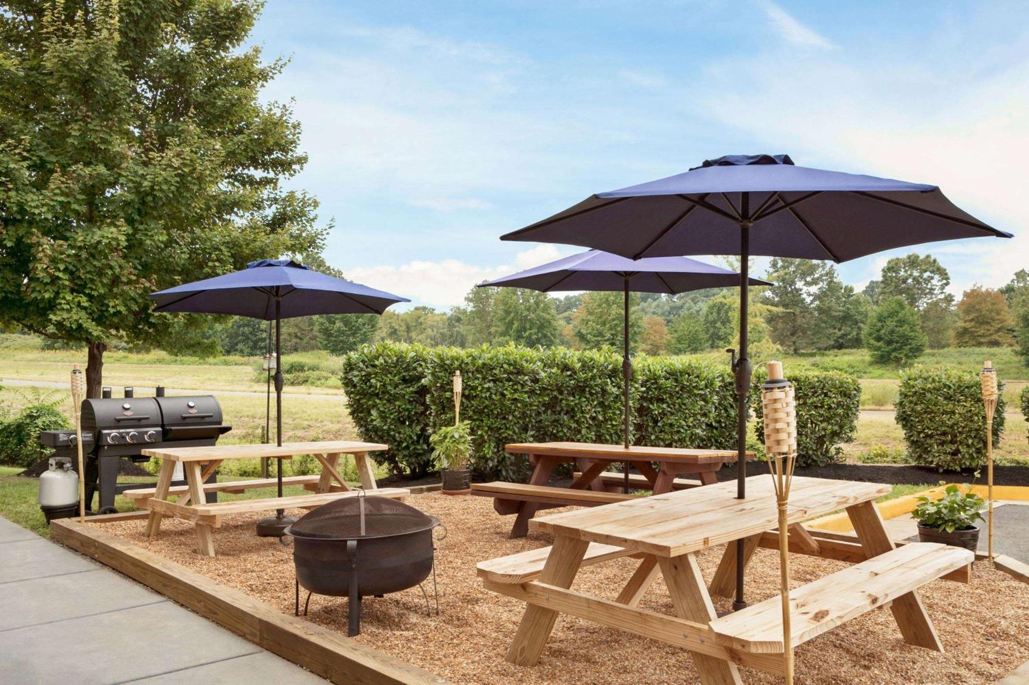 Microtel Inn & Suites By Wyndham Culpeper Exterior foto