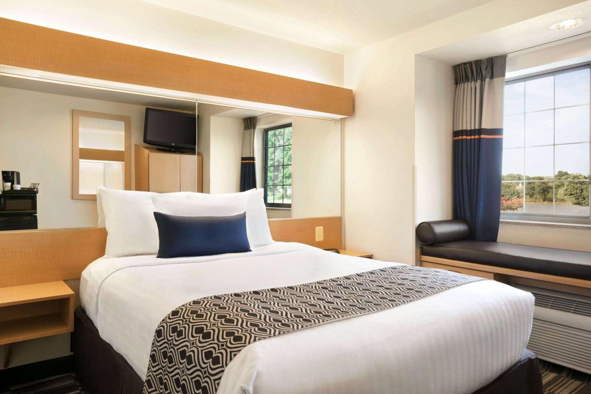 Microtel Inn & Suites By Wyndham Culpeper Exterior foto